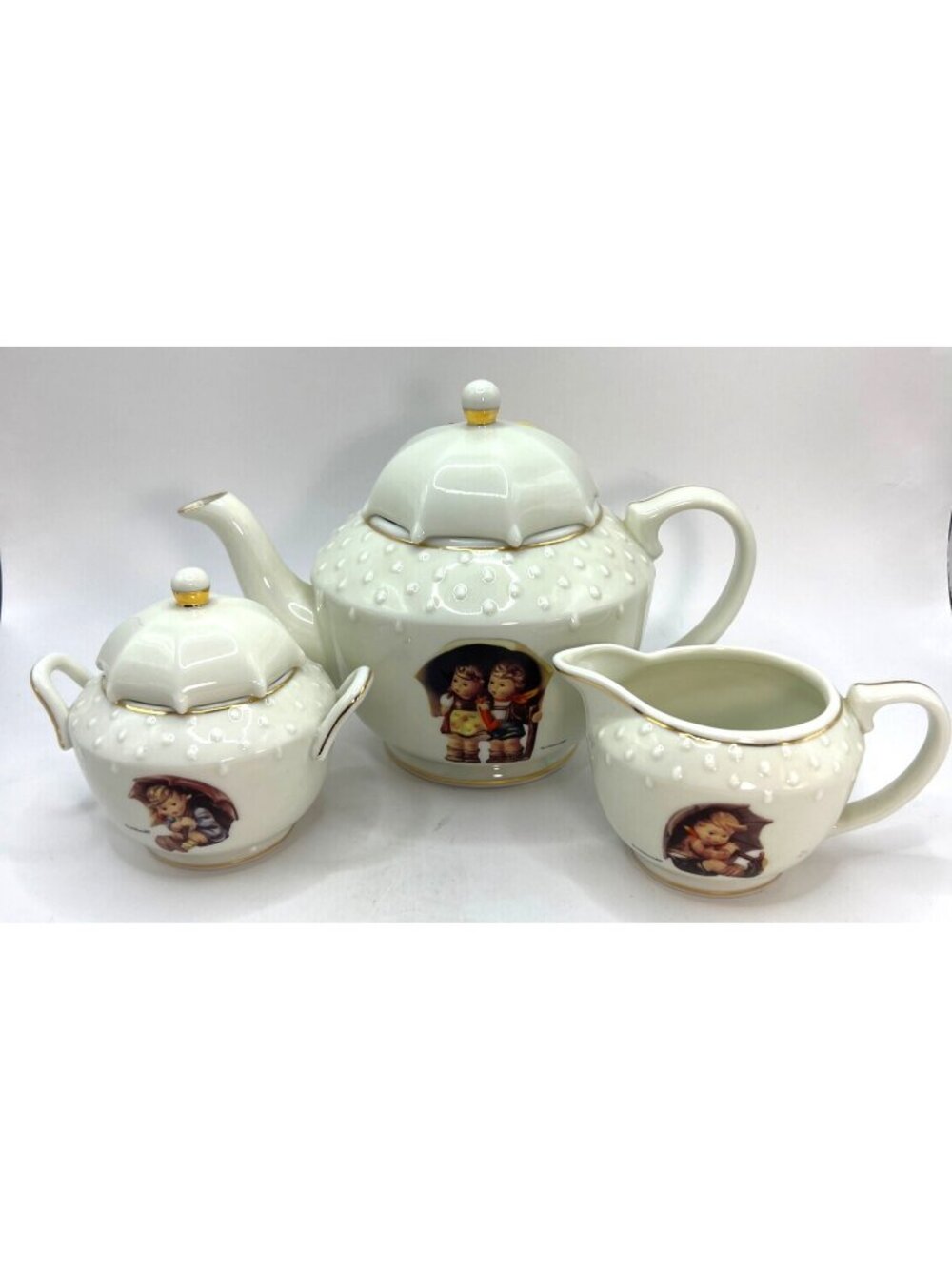 Hummel Danbury Mint Stormy Weather Tea Set Unbrella Boy Creamer, Umbrella Girl S